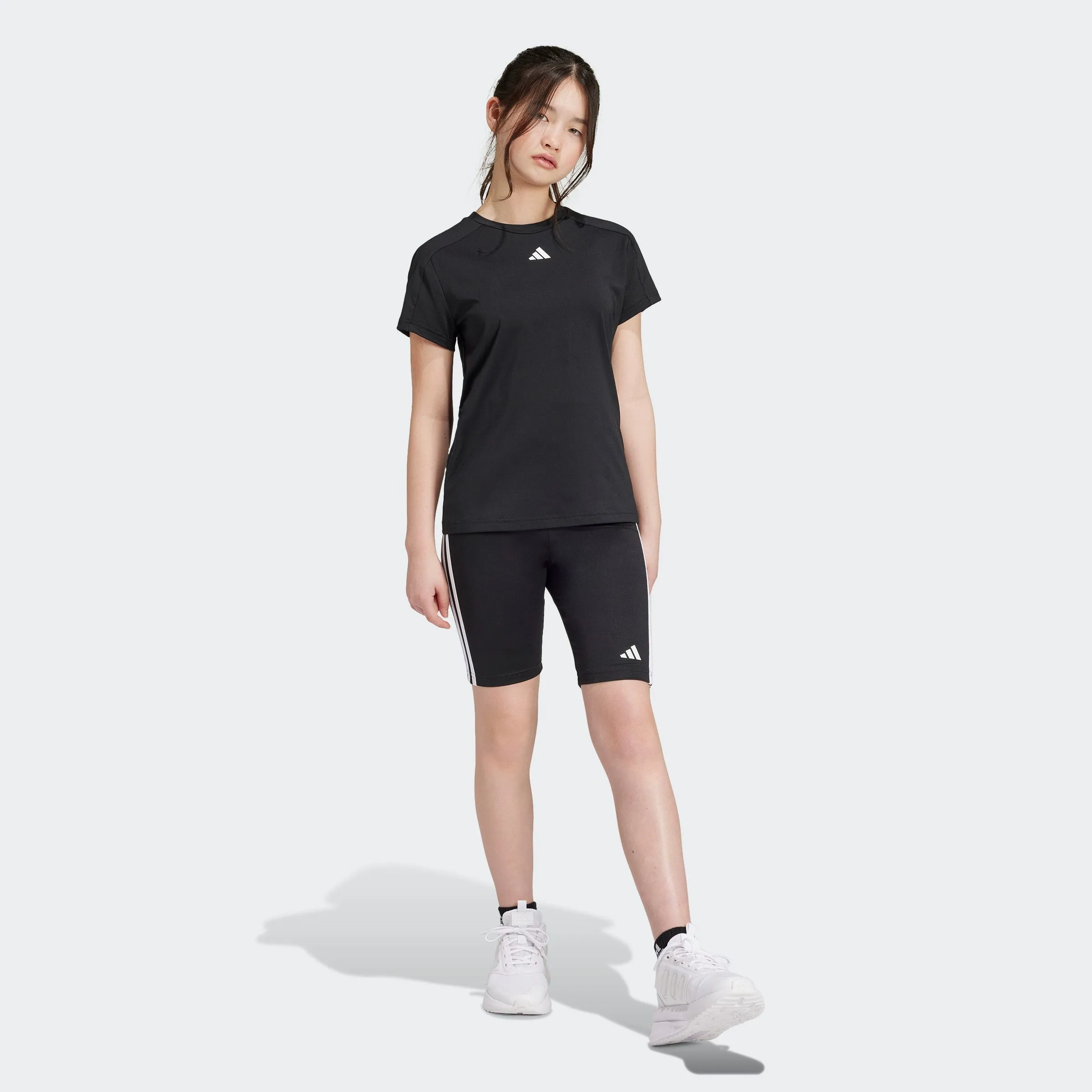 ADIDAS SPORTSWEAR JUNIOR SPORT TSHIRT + SHORT ZWART WIT SPORTSET POLYESTER RONDE HALS 140
