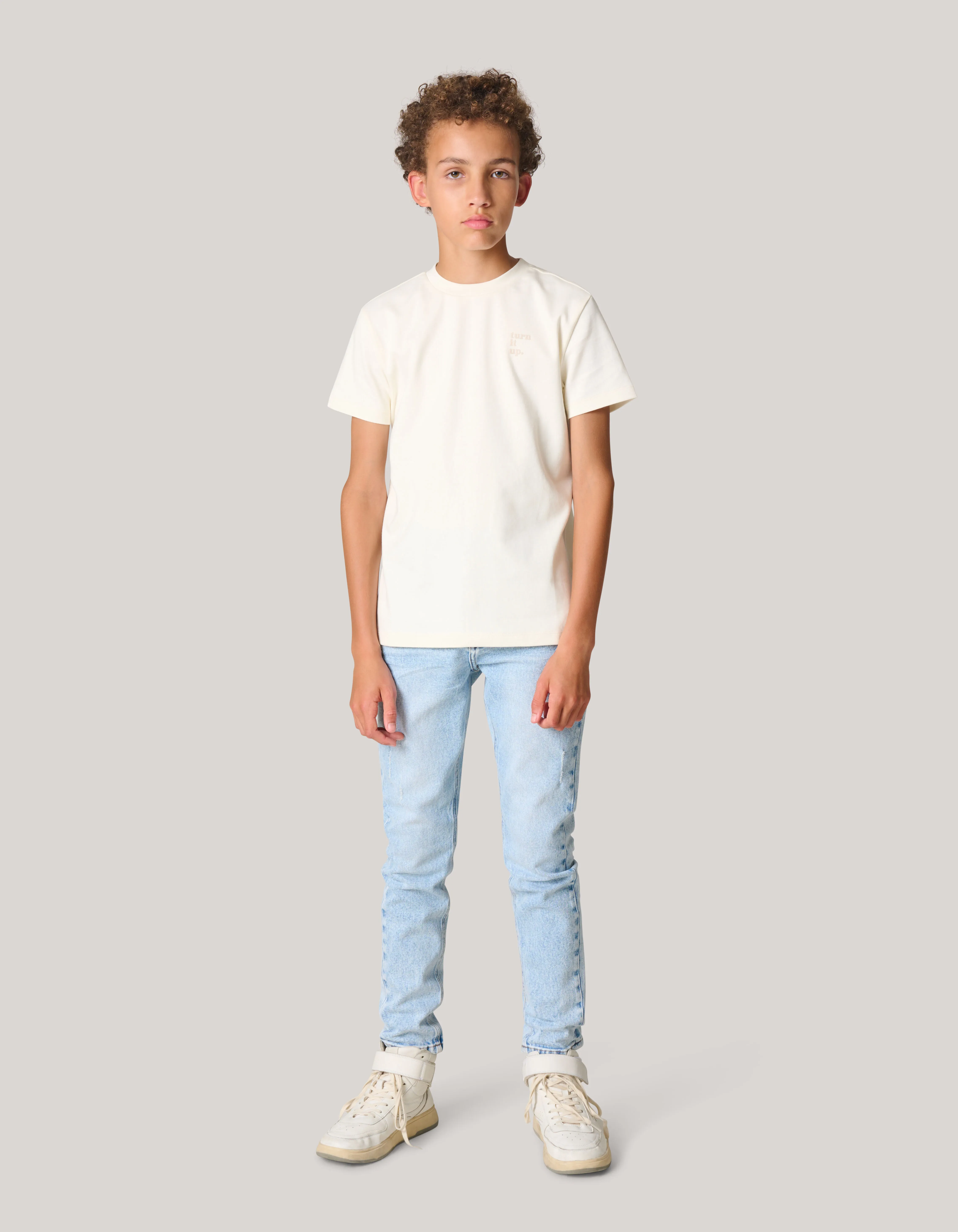 ARTWORK TSHIRT GEBROKEN WIT