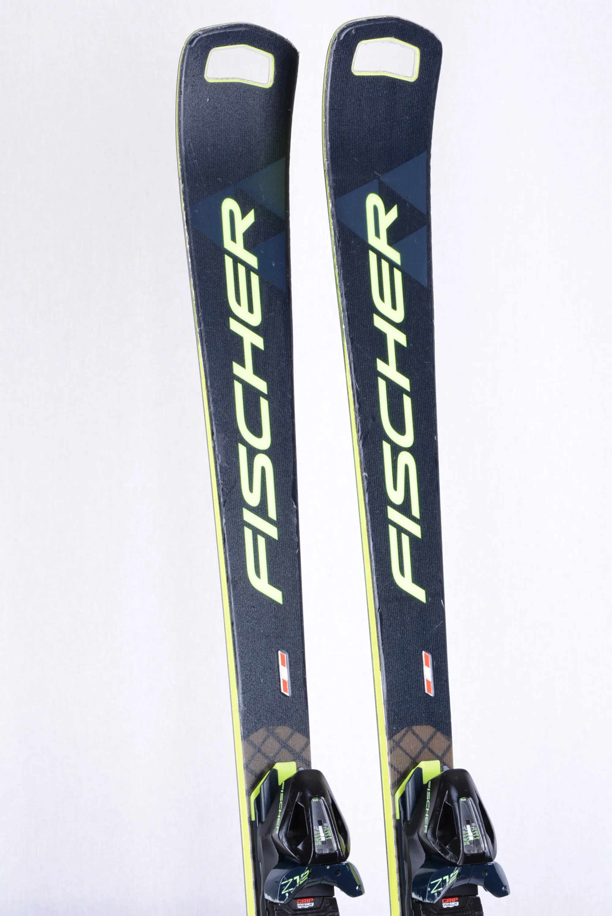 ski's FISCHER RC4 WORLDCUP SC 2022, woodcore, racetrack, sandwich sidewall, grip walk + Fischer Z12 ( TOP staat )