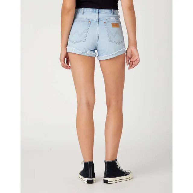 Wrangler Reworked short most loved light blue denim